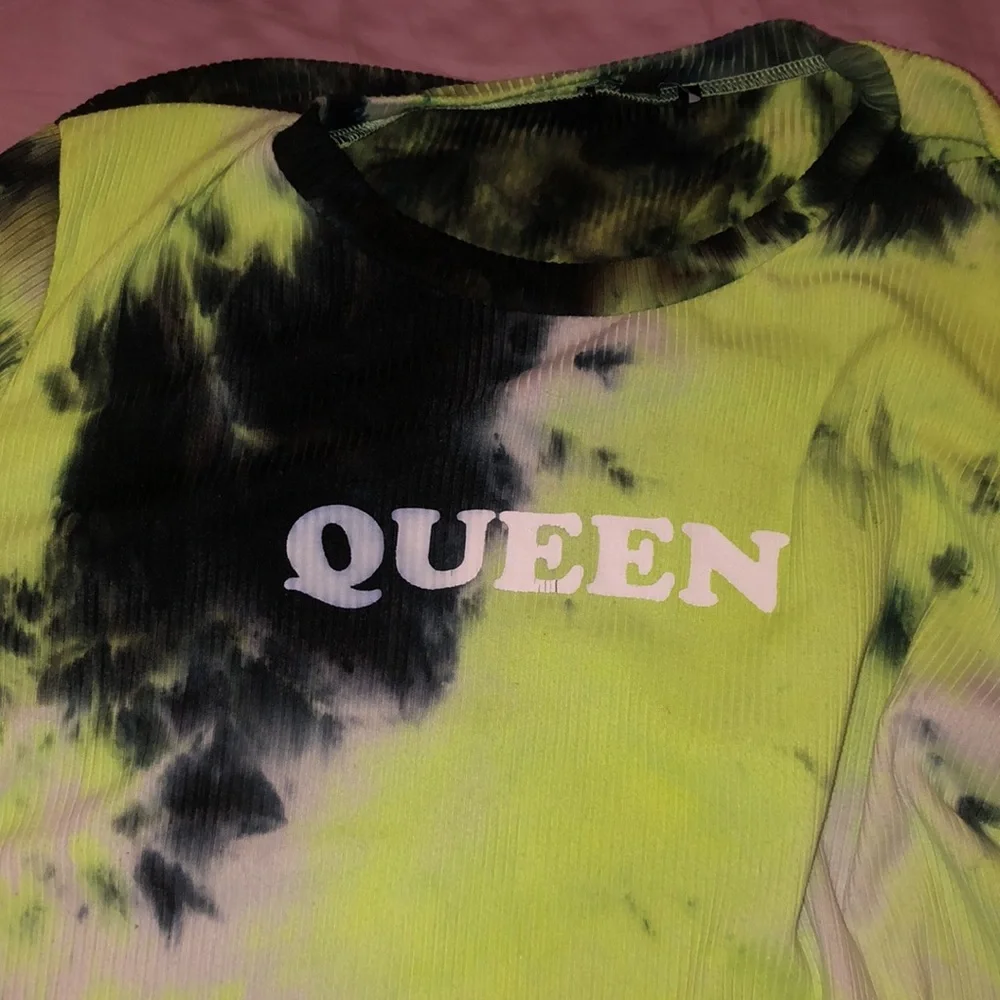 Fashion nova highlighter yellow/green and black tie-dye queen longsleeve dress - Picture 2 of 4